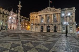 Pç Faz município Lisboa cidade corredor quadrado às noite foto