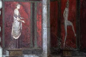 nápoles, itália - 1 de fevereiro de 2020 - pinturas e mosaicos de ruínas de pompeia foto