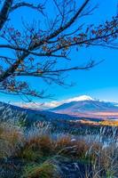 montanha Fuji no lago yamanakako ou yamanaka no Japão foto