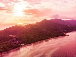vista aérea de uma bela ilha tropical