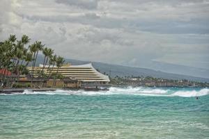 ondas do mar do porto de kona na ilha grande foto