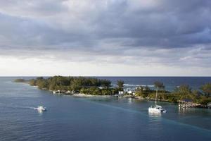 Nassau Porto e paraíso ilha às crepúsculo foto