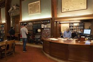 nova york, eua - 4 de maio de 2019 - interior da biblioteca pública na 5ª avenida foto