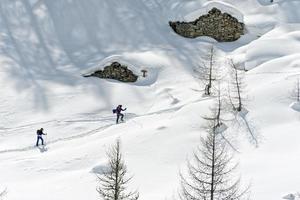 trekker de sapato de neve isolado foto