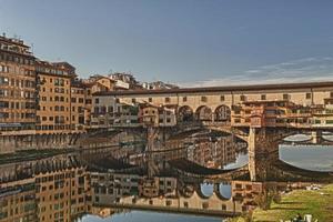 Florença ponte vecchio aéreo Visão paisagem urbana foto