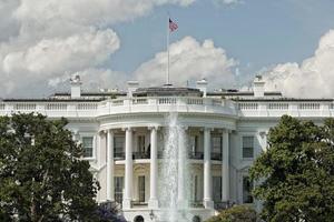 casa branca de washington em dia ensolarado foto