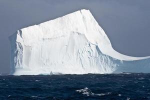 iceberg tabular na Antártica foto