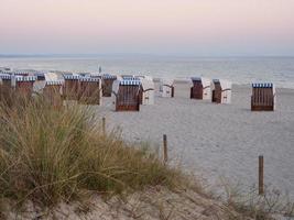 binz de praia em rugen ilha dentro Alemanha foto