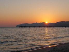 binz de praia em rugen ilha dentro Alemanha foto