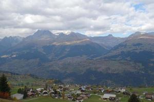 caminhada nos alpes suíços foto