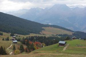 caminhada nos alpes suíços foto