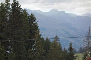 caminhada nos alpes suíços foto