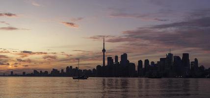 a cidade do Toronto litoral às pôr do sol. foto