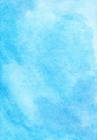 aguarela luz azul lagoa cor fundo pintura. ciano cor manchas em papel. artístico pano de fundo. foto