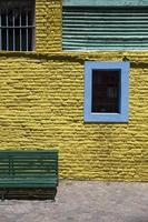 fachada colorida de caminito em la boca, buenos aires, argentina