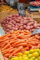 vegetais em um mercado foto