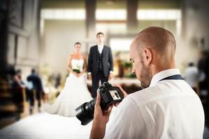 profissional fotógrafo dentro uma Casamento foto