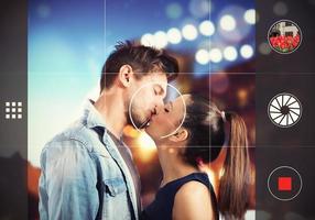 cenário do uma casal se beijando foto