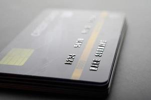 cartões de crédito empilhados foto