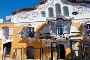 arquitetura, modernista estilo, pode negro, de José maria jujol gibert. sant joan despi, foto