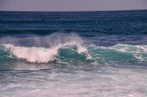 enormes ondas do mar foto