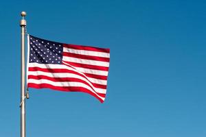 bandeira americana ao vento foto