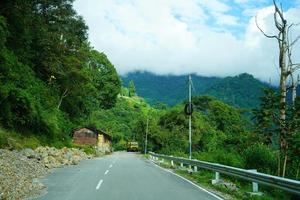 himalaia estradas do norte Bengala com verde natureza 5 foto