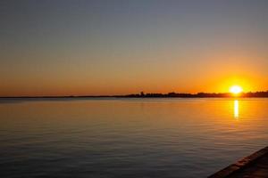 pôr do sol sobre sudoeste florida foto