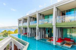 resort crest e vilas e resorts com piscina, ilha de phuket, tailândia, 2017 foto