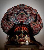 antigo máscaras a partir de indonésio cultura foto