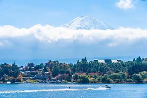 mt. fuji com em yamanashi, japão foto