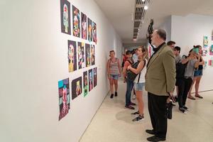 Novo Iorque, EUA - pode 25 2018 - guggheneim museu cheio do pessoas foto