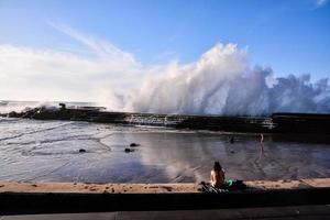 enormes ondas do mar foto