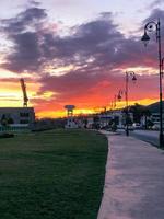 dourado hora pôr do sol Visão deslumbrante vista foto