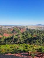 viagem para uma natural oásis descobrir a beleza do a franjas do a cidade foto