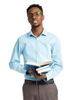 feliz africano americano Faculdade aluna em pé com livros dentro dele mãos em branco foto