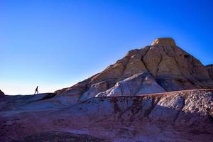 a wucai cidade cênico área perto urumqi, xinjiang, tem uma magnífico e deslumbrante danxia relevo foto