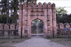 histórico castelo, idrakpur forte é uma rio forte situado dentro mushiganj, Bangladesh. a forte estava construído aproximadamente dentro 1660 de Anúncios foto