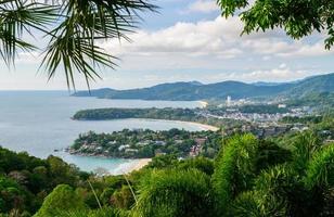 Visão ponto do Karon praia, kata de praia e kata noi dentro phuket, tailândia, foto