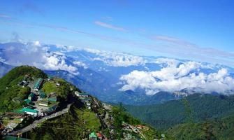 cheio Visão do zuluk a partir de topo do seda rota Sikkim foto