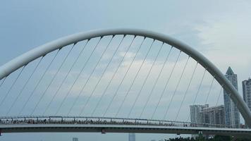 a arqueado ponte Visão localizado dentro Guangzhou cidade do a China foto