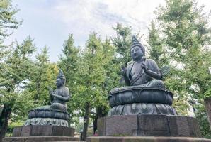 uma Buda estátua lado de fora sensoji têmpora foto