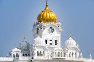 Visão do detalhes do arquitetura dentro dourado têmpora Harmandir sahib dentro amritsar, punjab, Índia, famoso indiano sikh marco, dourado têmpora, a a Principal santuário do sikhs dentro amritsar, Índia foto