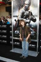 leo Howard A chegar às a gi joe pré estreia às a graumans chinês teatro dentro los angeles ca em agosto 6 2009 2009 foto