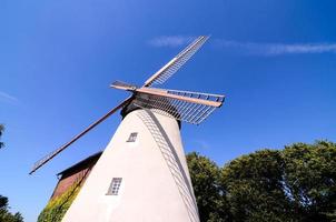 tradicional moinho de vento em tenerife foto
