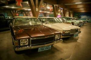 Surabaia, Indonésia - Januari 17, 2023, vintage carros às angkut museu. muitos marca e clássico modelo Hudson, vau, e Chevrolet incluído. foto