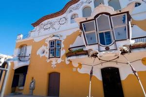 modernista casa pode negro dentro a Cidade do sant joan desprezar dentro a província do barcelona, muito fechar para a cidade do barcelona. foto