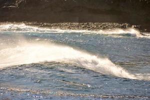 enormes ondas do mar foto