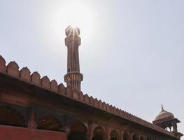 minarete do Jama masjid mesquita dentro velho Délhi dentro Índia foto