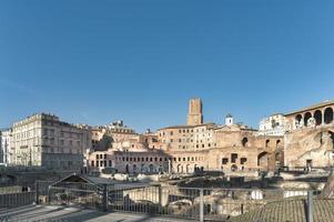 Visão do de trajano fórum dentro Roma foto